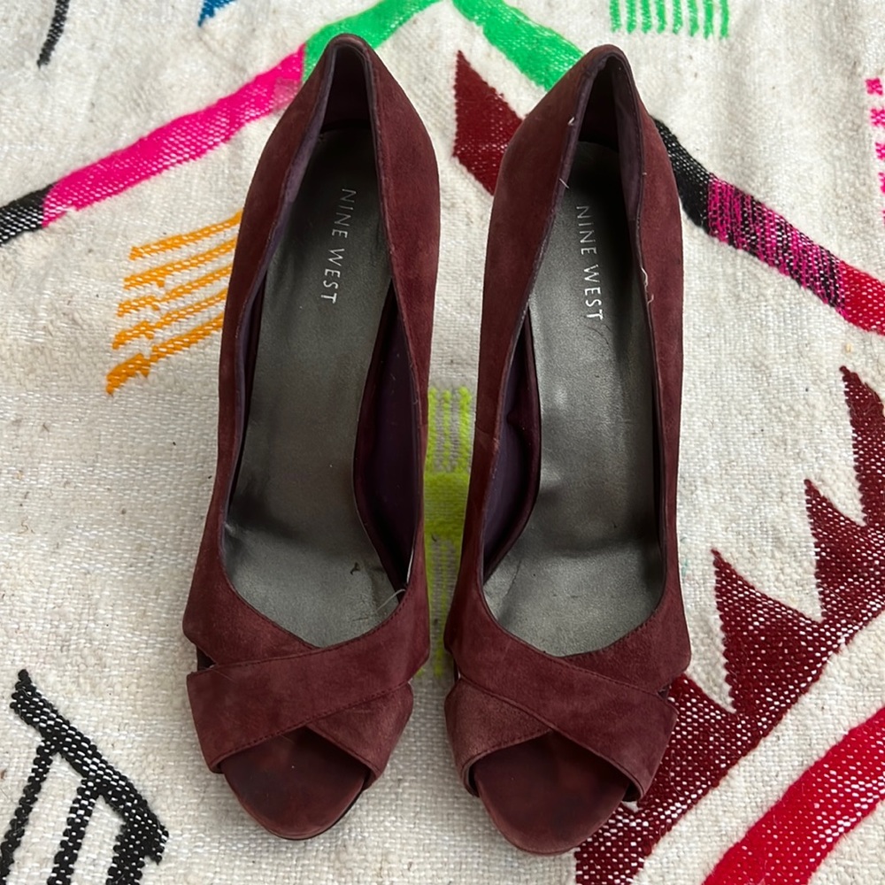 Purple suede Nine West heels